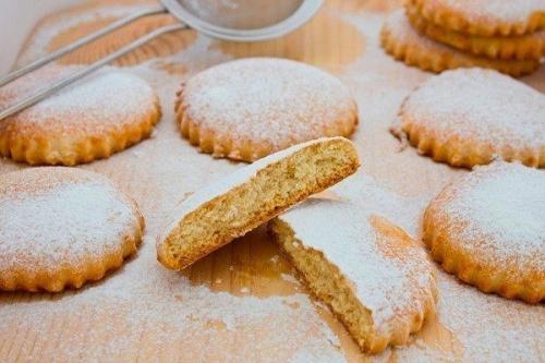 Молочные коржики из детства с ванилью.

