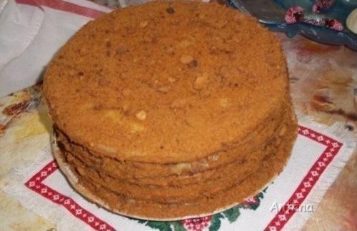 Такой нежный и пропитанный домашний медовик. Такой нежный и пропитанный домашний медовик.