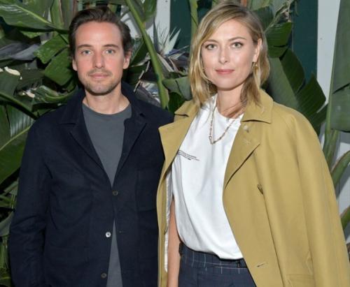 Теннисистка мария шарапова впервые стала мамой. 01