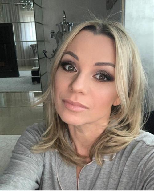 Звезда 90-х Ирина Салтыкова поразила поклонников стройной фигурой в бикини. 02