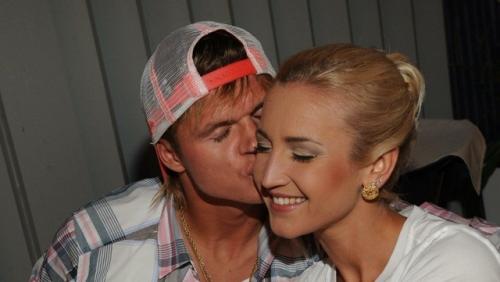 На одном из светских мероприятий Ольга Бузова вновь задела бывшего мужа Дмитрия Тарасова. 01