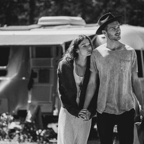 Любовь не спрячешь, не утаишь, не замажешь белой краской, не заретушируешь.