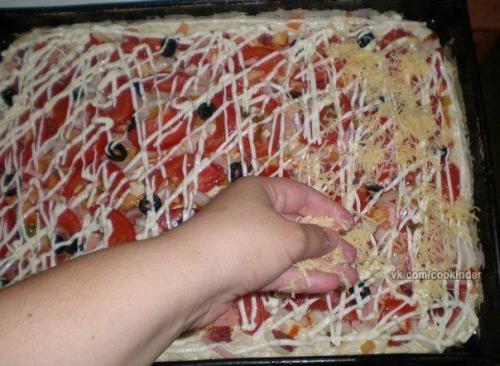 Домашняя пицца.   Ингредиенты: 02