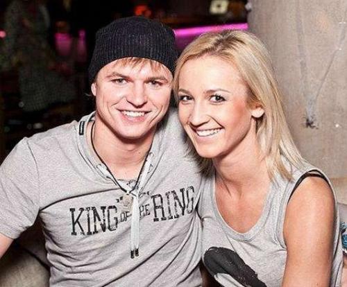 На одном из светских мероприятий Ольга Бузова вновь задела бывшего мужа Дмитрия Тарасова. 02