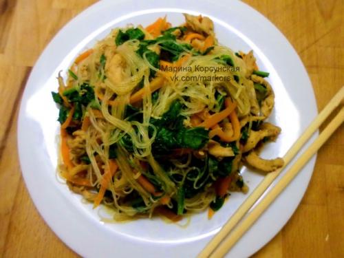 Фунчоза (салат, стеклянная лапша) с курицей и шпинатом. 09