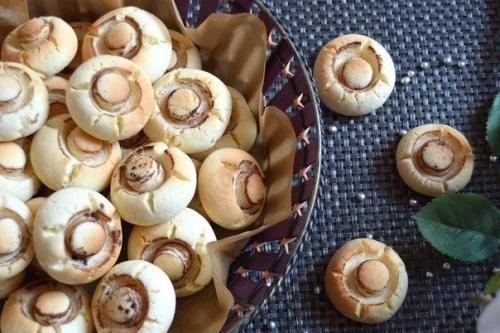 Печенье Грибочки.  Оригинальный рецепт приготовления ароматного печенья с добавлением крахмала.