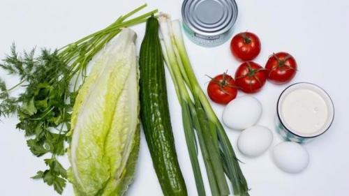 Салат с тунцом и овощами: можно даже на ночь? 01