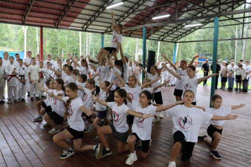 11 августа в загородном оздоровительном лагере имени Александра Матросова состоялось торжественное открытие IV спортивной и оздоровительной смены! 03