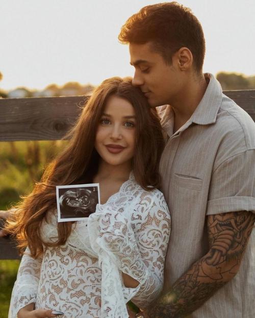 Эмиль показал их с алей ребенка, подтвердив беременность. 02