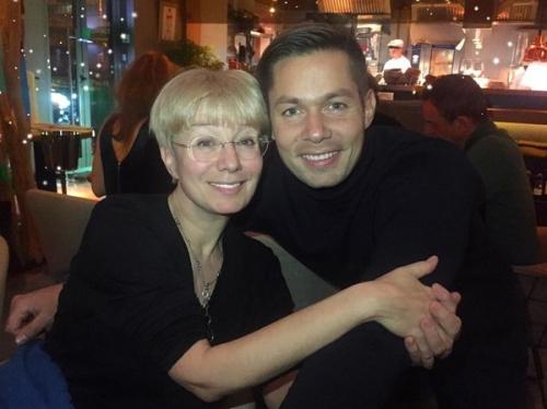 Юрий Гальцев - Илоне броневицкой: у тебя очень скромный сын. 01