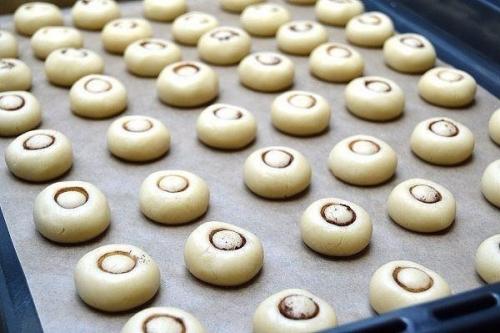 Печенье Грибочки.  Оригинальный рецепт приготовления ароматного печенья с добавлением крахмала. 06