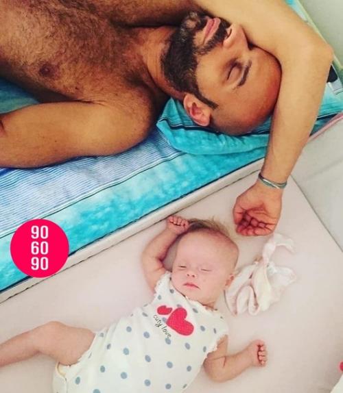 Этот маленький ангел была отвepгнyта 25 ceмьями, пpeжде чем ee удочерил одинoкий мужчина. 04