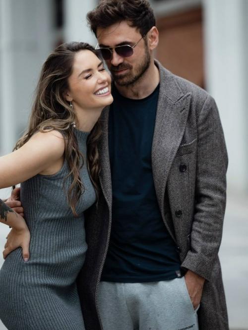 Миюша Сфоткала: беременная Агата муцениеце показала округлившийся живот на курорте. 01