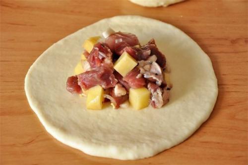 Как приготовить эчпочмак (треугольные пироги с картошкой и мясом? 04