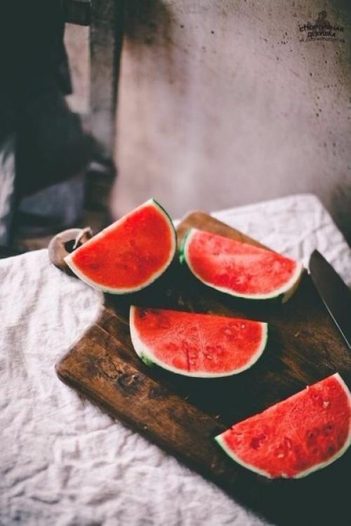 Давайте посчитаем, сколько у нас любителей арбузов. 01