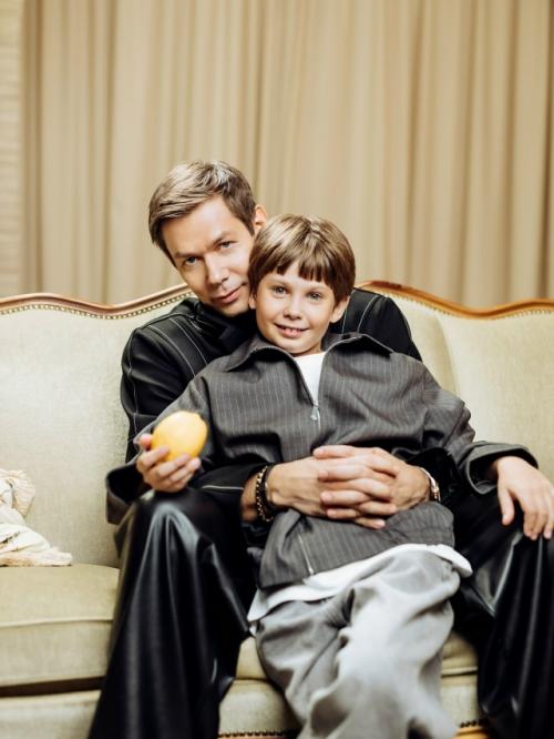 Стас пьеха продемонстрировал, что его сын Пётр - настоящий отличник. 02