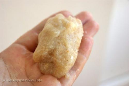 Девочки, здравствуйте?  Собираюсь заняться маникюром и не знаю какой фирмы глаки выбрать. 04