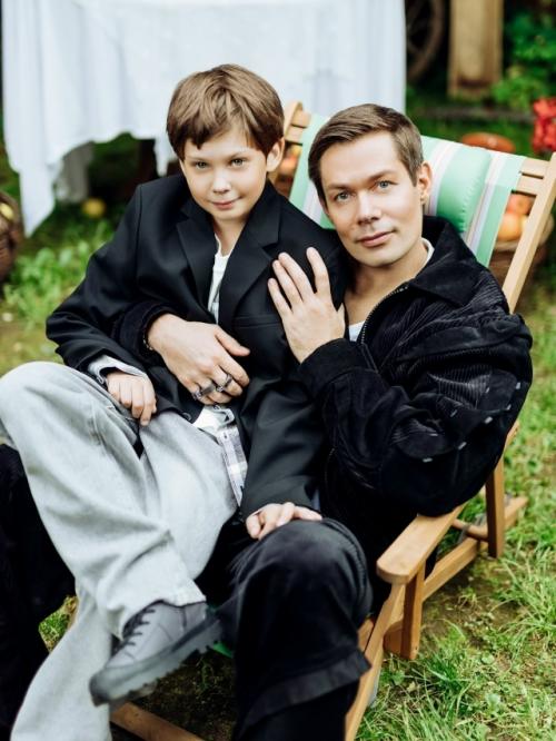 Стас пьеха продемонстрировал, что его сын Пётр - настоящий отличник. 03