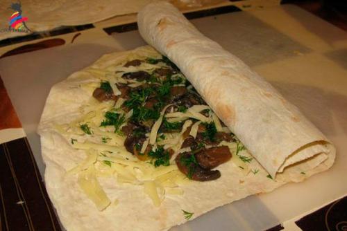 Грибной рулет из лаваша: идеальный перекус? 01