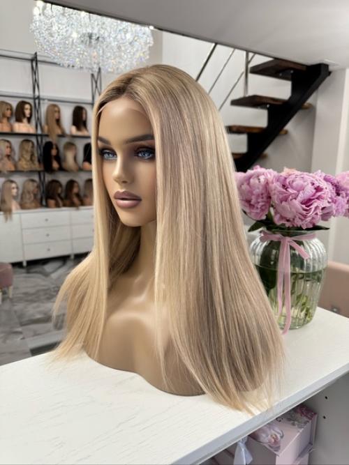 Ищу модель для съёмки в формате до/После примерка париков. 07