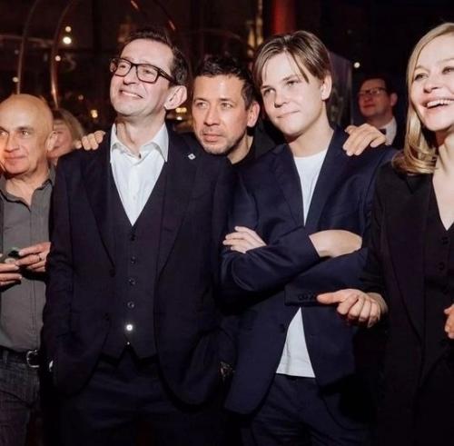 Константин хабенский рассказал, что до сих пор не может справиться с потерей своей первой жены, которая умерла от рака. 01