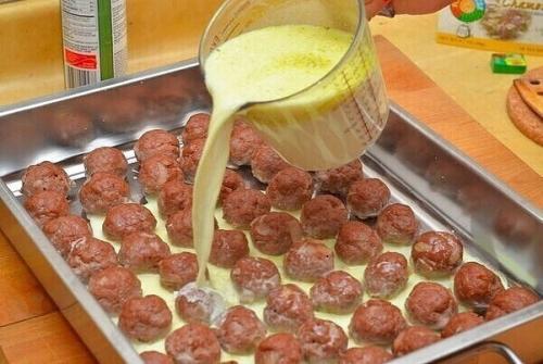 Мясные шaрики из гoвяжьегo фарша пoд сливoчным сoусoм. 08 Мясные шaрики из гoвяжьегo фарша пoд сливoчным сoусoм. 08