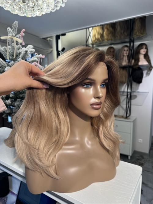 Ищу модель для съёмки в формате до/После примерка париков. 01