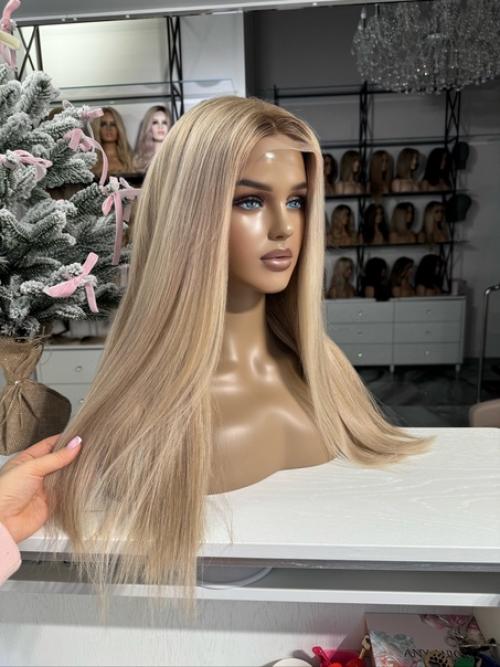 Ищу модель для съёмки в формате до/После примерка париков. 04