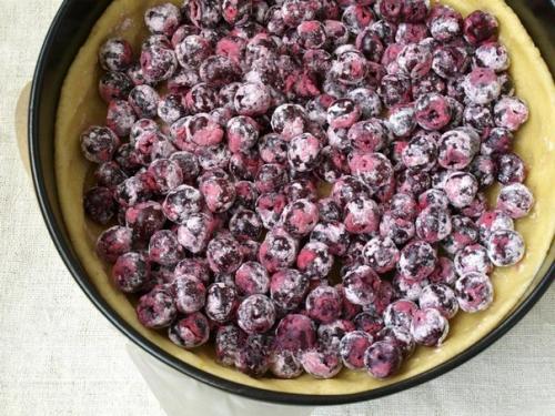 Рецепт песочного пирога с вишней. 04