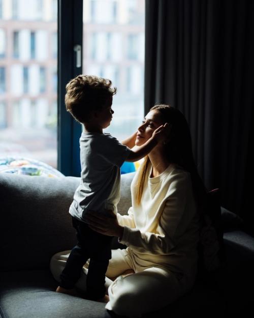 Равшана куркова показала своего подросшего сына. 02