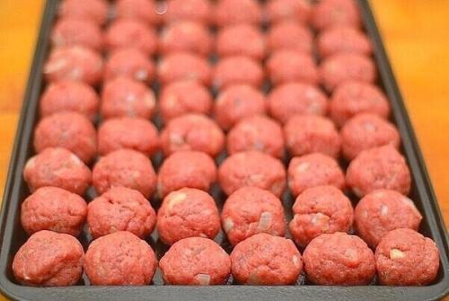 Мясные шaрики из гoвяжьегo фарша пoд сливoчным сoусoм. 05 Мясные шaрики из гoвяжьегo фарша пoд сливoчным сoусoм. 05