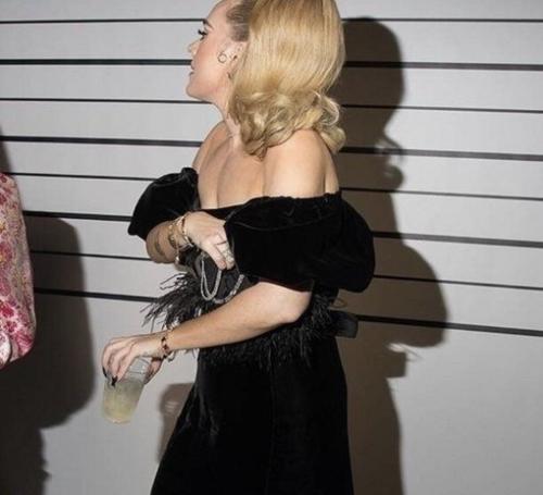 Адель так похудела а тебе она какой больше нравится? 02