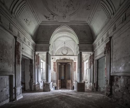 Заброшенный дворец великого князя михаила Николаевича в Петергофе. 04