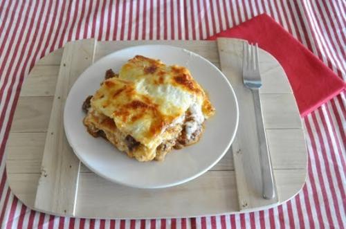 Классическая лазанья.  Классическая лазанья с мясным фаршем и соусом бешамель - это настоящая калорийная бомба, но какая вкусная! 05