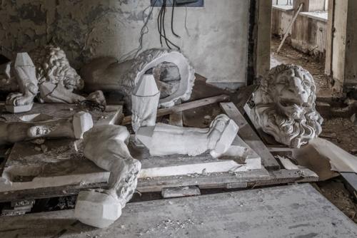 Заброшенный дворец великого князя михаила Николаевича в Петергофе. 06