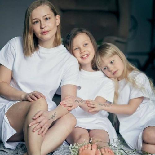 Слухи о романе между Юлией пересильд и романом Абрамовичем ходят. 01