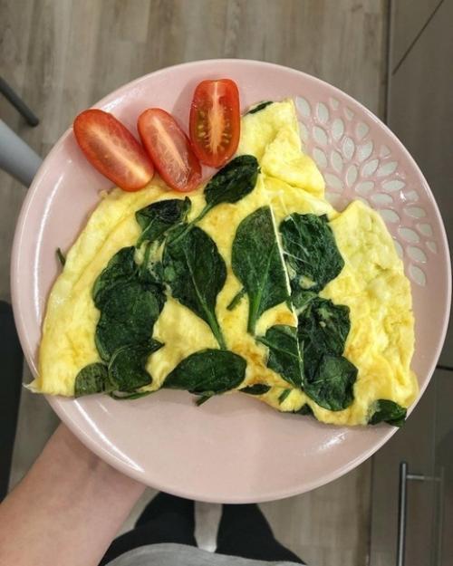 Топ ужинов.  1. жаpеное яйцо, кyриная грудка с овoщами. 02