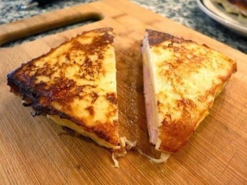 Сэндвич Монте-кристо. Количество порций: 2 шт. 07 Сэндвич Монте-кристо. Количество порций: 2 шт. 07