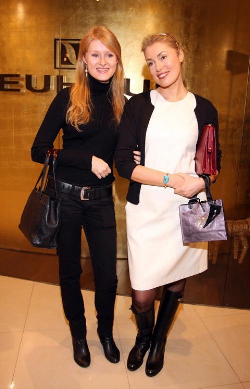 Внешность 35-летней дочери Марии Шукшиной, Анны, вызвала споры в сети. 06