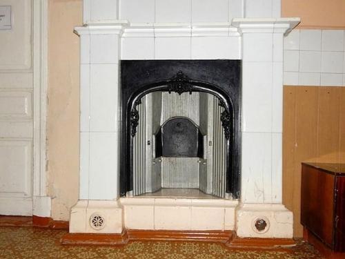 В Кольчугино власти хотят снести историческое здание под спортплощадку. 02 В Кольчугино власти хотят снести историческое здание под спортплощадку. 02