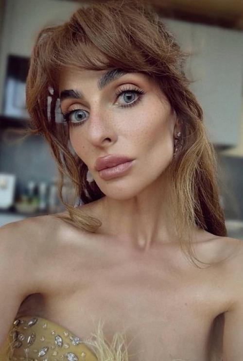 Екатерина Варнава показала, как выглядит без парика. 02