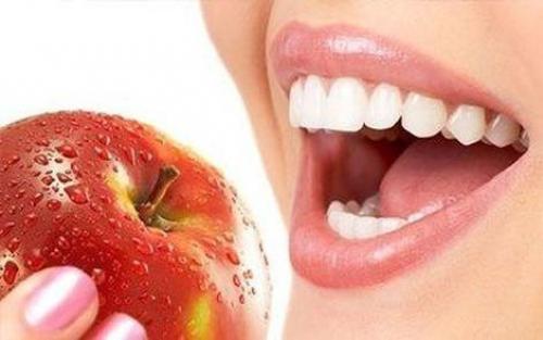 Только в том случае, если кровоточат десна.