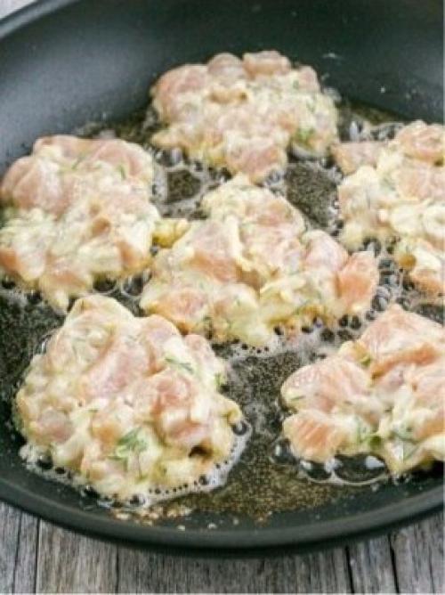 Куриные оладьи?   Ингредиенты: 05