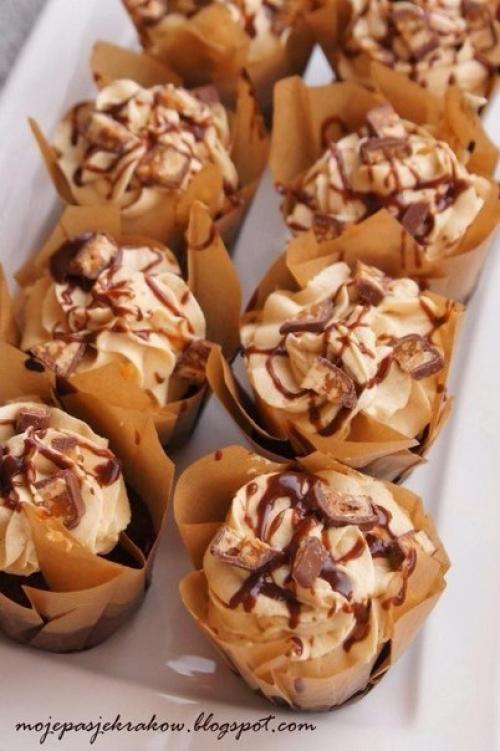 Капкейки Сникерс. Ингредиенты для 16 штук: 04 Капкейки Сникерс. Ингредиенты для 16 штук: 04