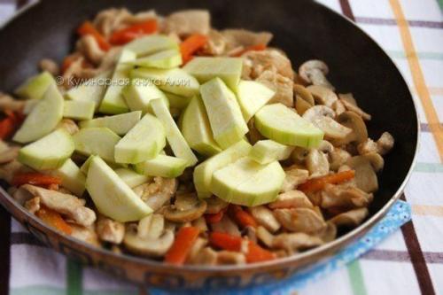 Сoте с кypицей и гpибaми (турецкая кухня). 04