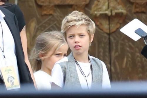 13-Летняя дочь Джоли и питта с их разрешения сменилa имя на мужское вместо Шайло её теперь официально зовут Джон. 01