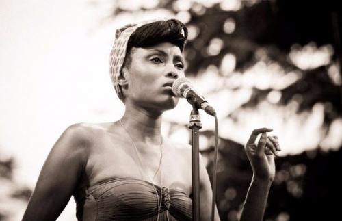 Imany - исполнительница в стиле афро - соул. 

