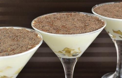 Сметанное желе с бананами.