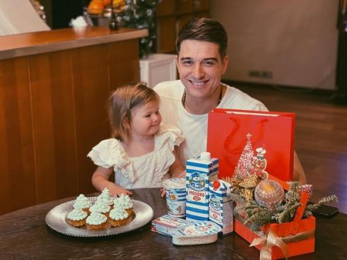 Продолжение истории. Я обещала рассказать откуда моя страсть к косметике. 02