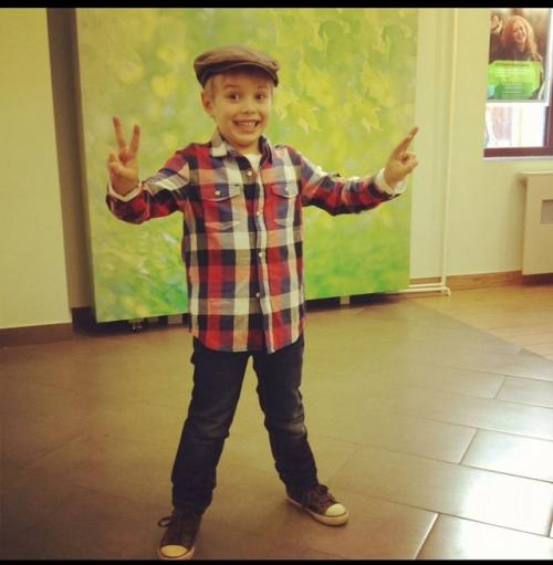 Полина Гагарина поздравила своего сына с 17-летием и выложила его фотографии из разных лет. 04